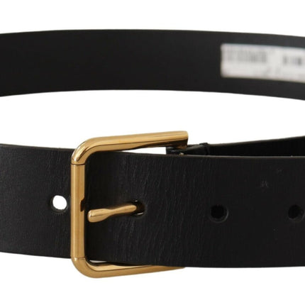 Ceinture en cuir noir élégant avec boucle dorée