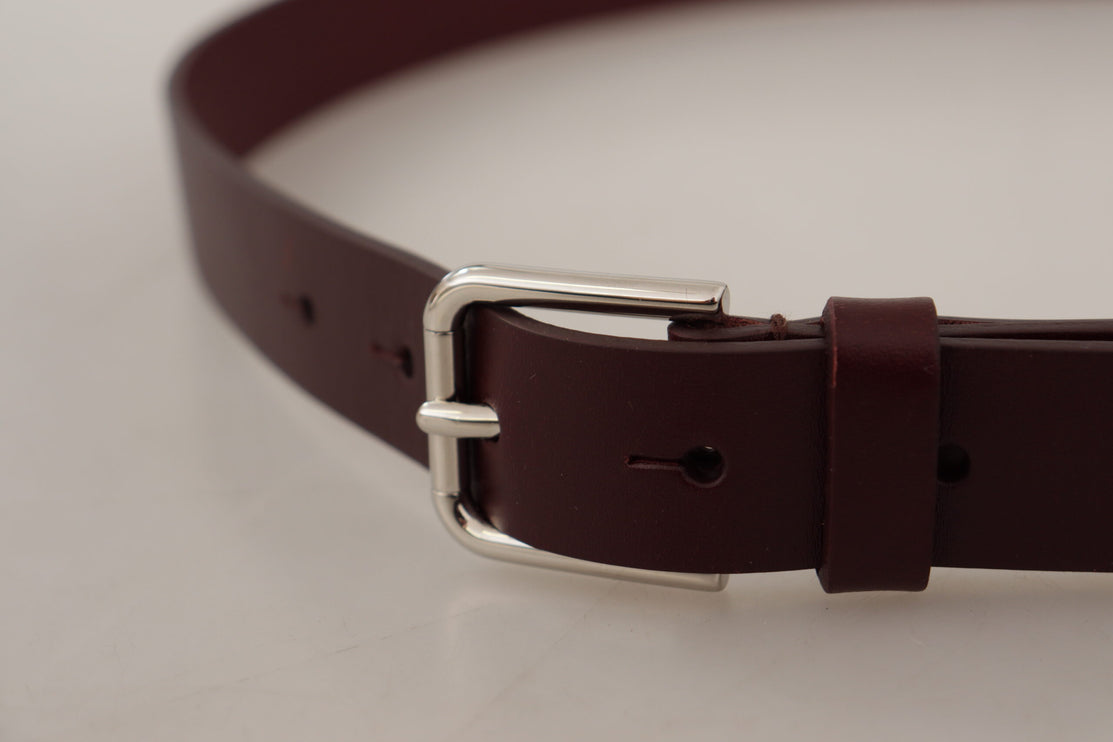 Ceinture en cuir marron élégante avec boucle de logo