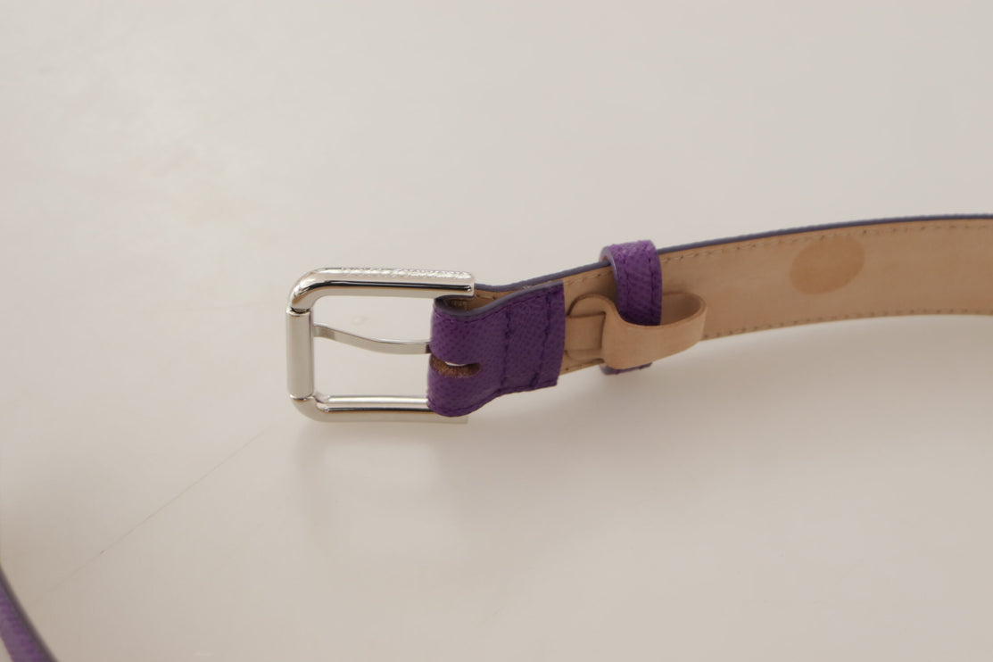 Ceinture en cuir violet élégant avec boucle de logo