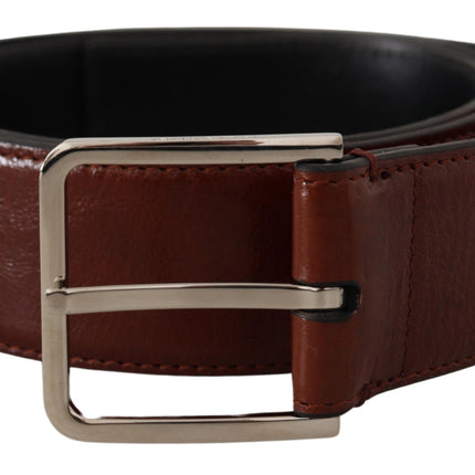 Elegante leren riem met gegraveerde gesp