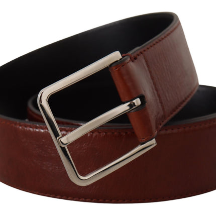 Elegante leren riem met gegraveerde gesp