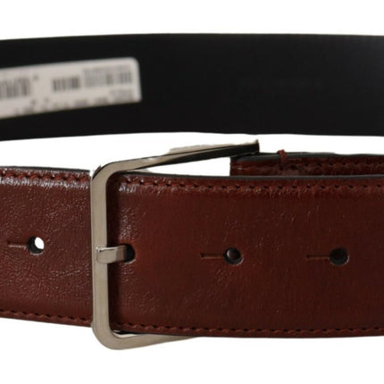 Elegante leren riem met gegraveerde gesp