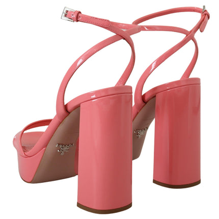 Sandales de plate-forme en cuir breveté rose chic