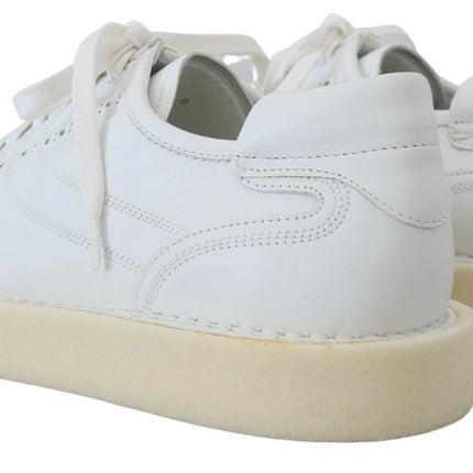 Elegantes zapatillas blancas bajas de oxford