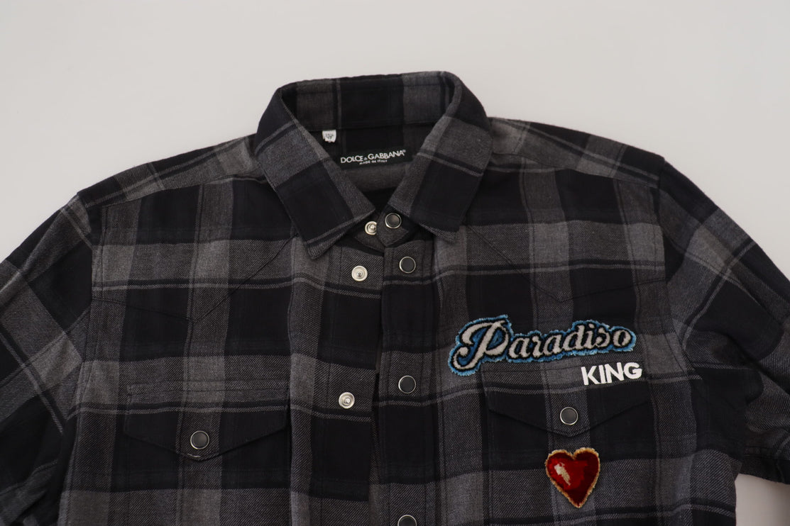 Elegante camisa de botones negros y grises