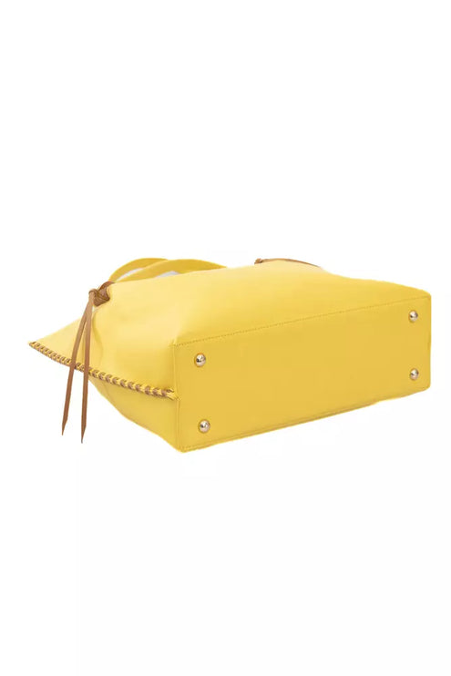 Elegante bolso amarillo con detalles dorados