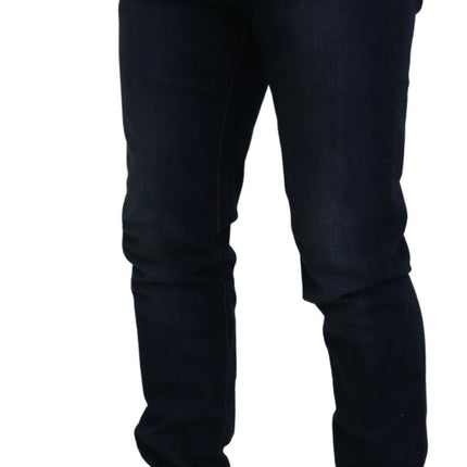 Jeans delgados elegantes en azul oscuro