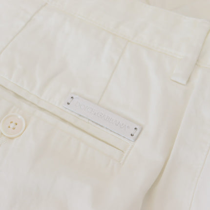 Elegantes pantalones chino de algodón blanco