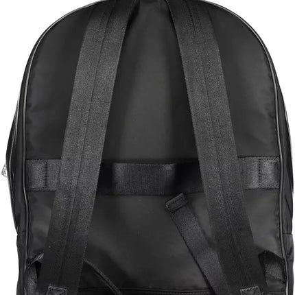 Elegante mochila negra de nailon con compartimento para portátil