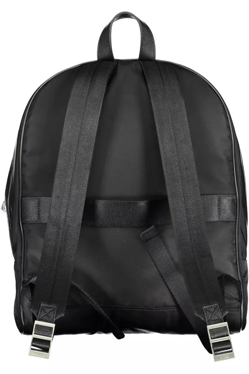 Elegante mochila negra de nailon con compartimento para portátil