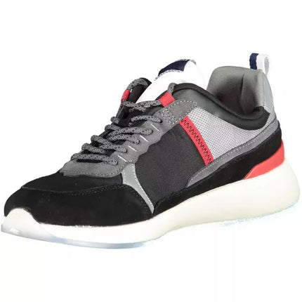 Elegantes zapatillas deportivas negras elegantes con detalles contrastantes