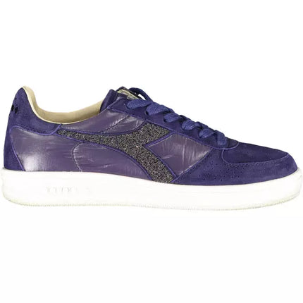 Sneaker blu blu cristalline con suola contrastante