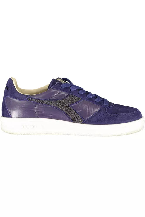 Sneaker blu blu cristalline con suola contrastante