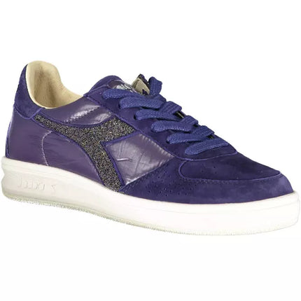 Sneaker blu blu cristalline con suola contrastante