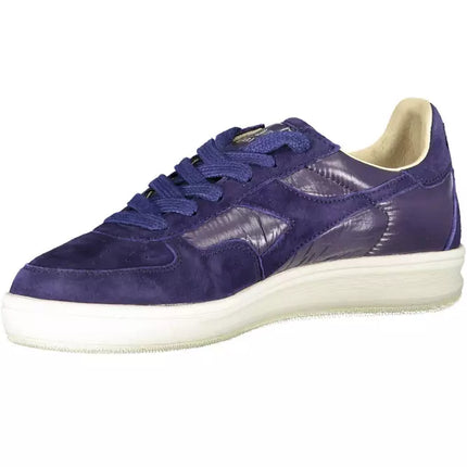 Sneaker blu blu cristalline con suola contrastante