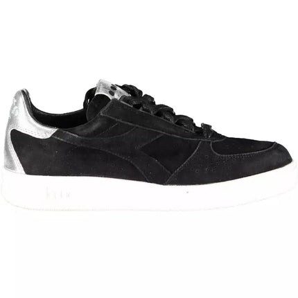 Eleganti sneaker in pelle nera con dettagli in pizzo