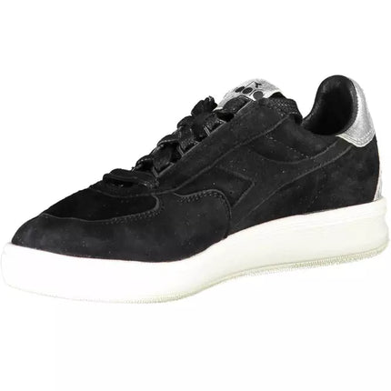 Eleganti sneaker in pelle nera con dettagli in pizzo