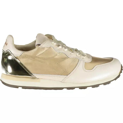 Sneaker allacciata beige con dettagli contrastanti