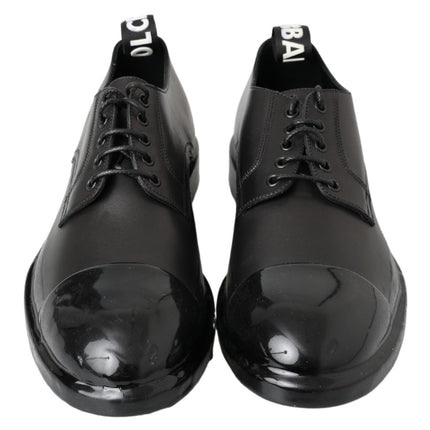 Elegantes zapatos de cuero Derby Lace-Up en negro