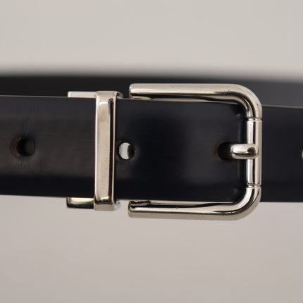 Elegant Leather Belt with Metal Buckle