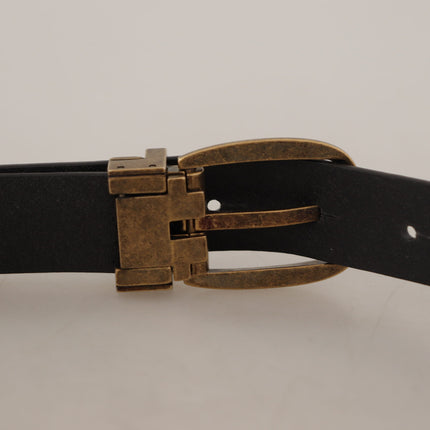 Elegant Leather Belt with Metal Buckle