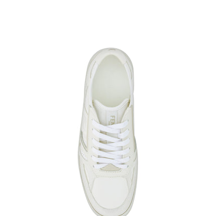 Elegantes zapatillas de piel de ternera baja en blanco