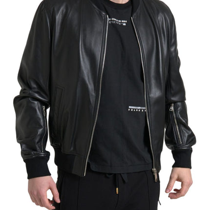 Elegante chaqueta de bombardero de cuero negro