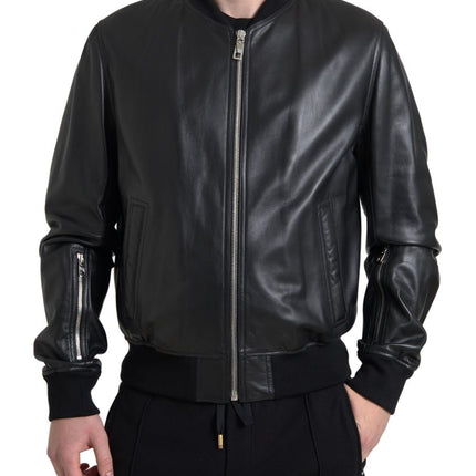 Elegante chaqueta de bombardero de cuero negro