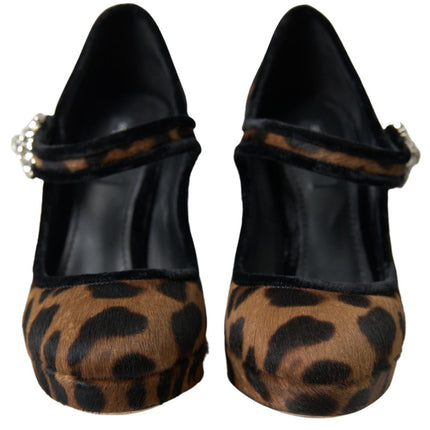 Eleganti pompe del tallone leopardo per raffinatezza chic