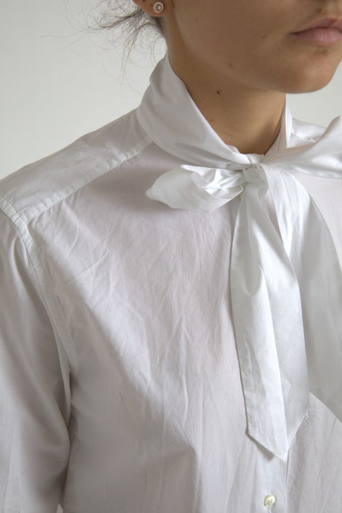 Elegante camicia a manica lunga in cotone bianco