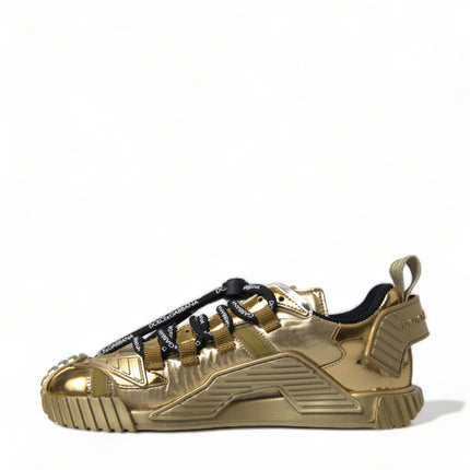 Glanzende goudkleurige luxe sneakers