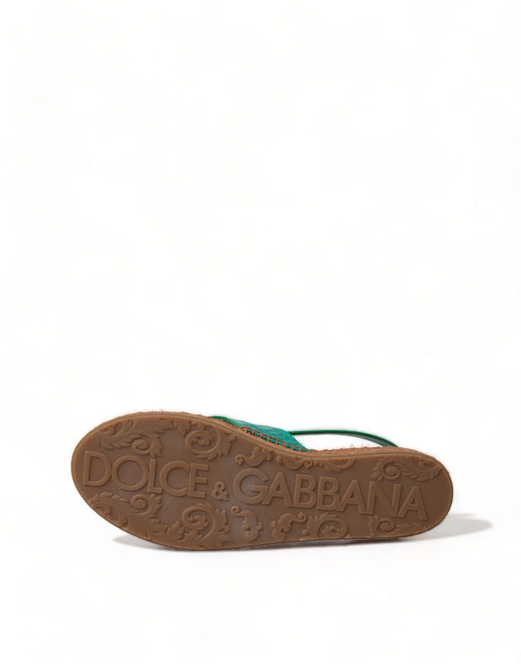 Eleganti sandali della piattaforma di espadrille verde