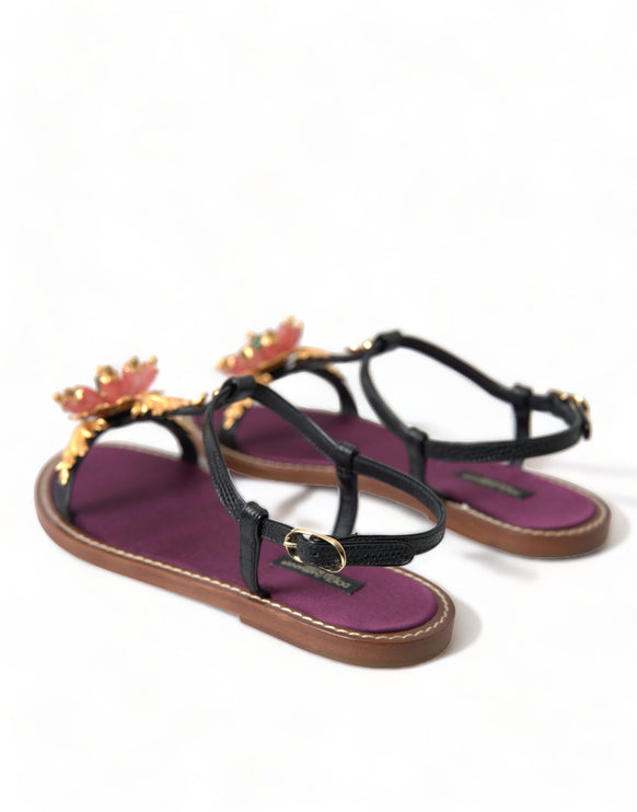 Elegantes sandalias planas adornadas con cristal