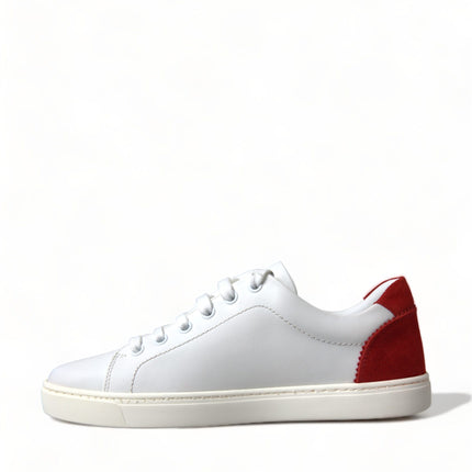 Sneaker chic in pelle bianca con accenti rossi