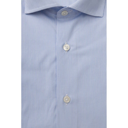 Camisa de cuello francés elegante azul claro de color azul claro