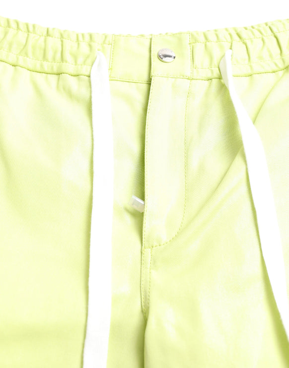 Pantaloncini bermuda di cotone verde chiaro chic.