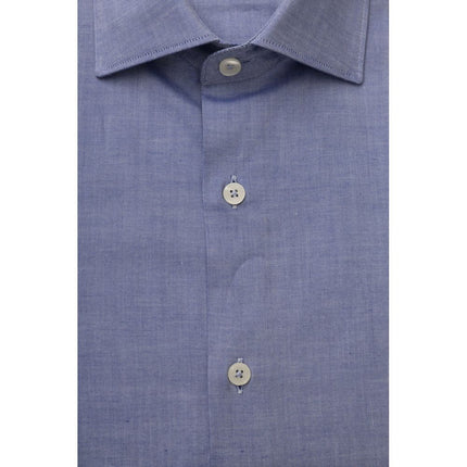 Elegante camisa de algodón azul claro con cuello francés