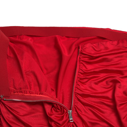 Elegante geplooide mini -rok in levendige rood