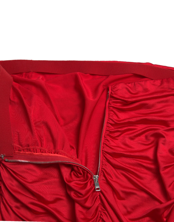 Elegante geplooide mini -rok in levendige rood