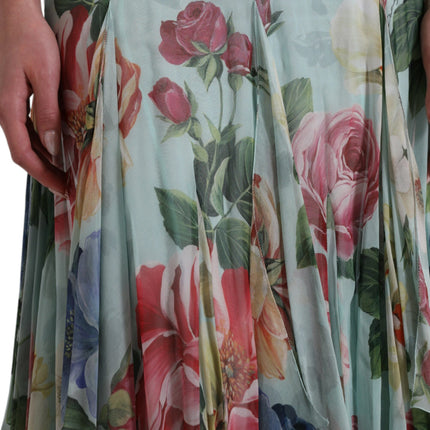 Robe longue en soie florale élégante