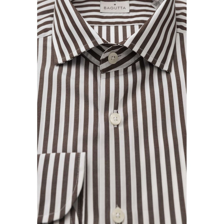 Camisa de cuello francés marrón elegante - Fit mediano