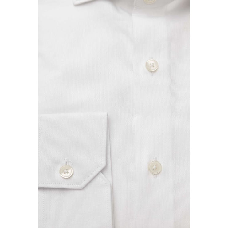 Elegante camisa de cuello francés de algodón blanco