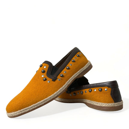 Exclusieve oranje canvas loafers met studs