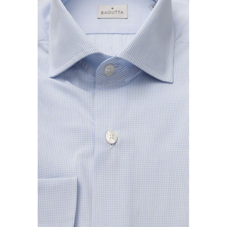 Elegante camisa de algodón azul claro con cuello francés