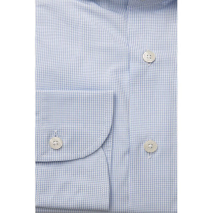 Elegante camisa de algodón azul claro con cuello francés