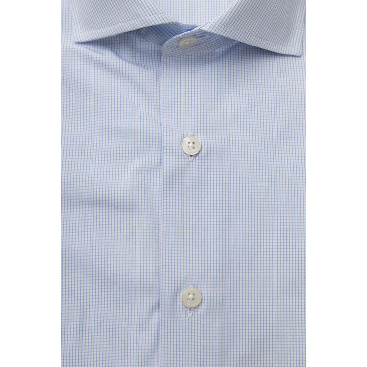 Elegante camisa de algodón azul claro con cuello francés