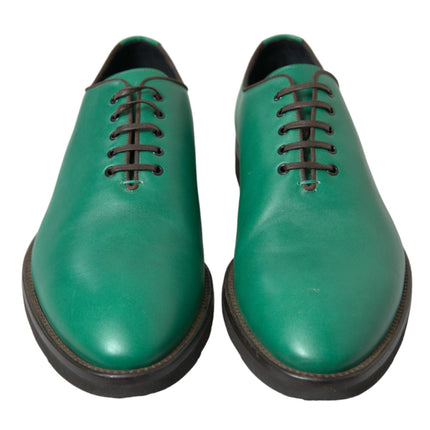 Elegantes zapatos de vestir de oxford de cuero verde