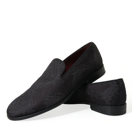 Elegante zwarte brokaatjurkjes loafers