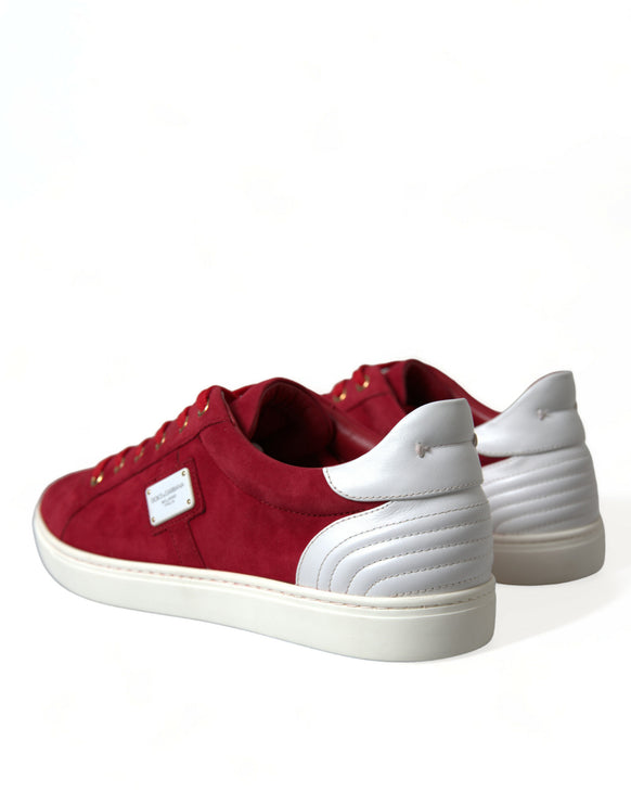 Elegantes zapatillas de cuero rojo y blanco