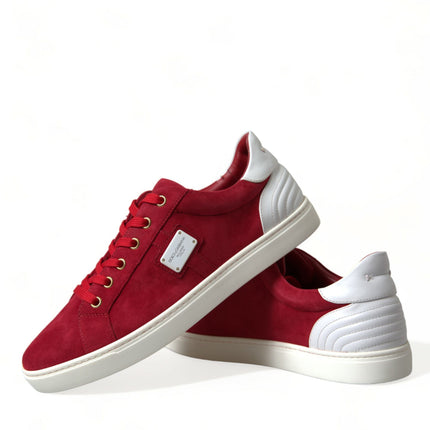 Elegantes zapatillas de cuero rojo y blanco